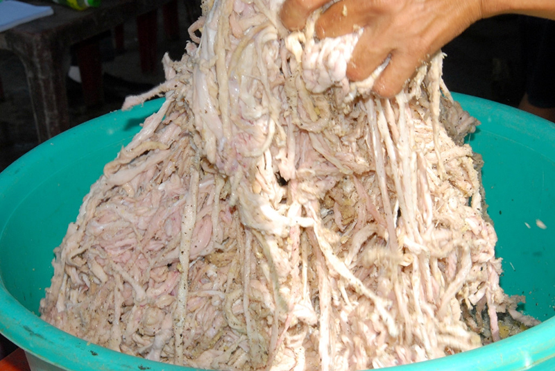 Rắn được xay nhuyễn ra