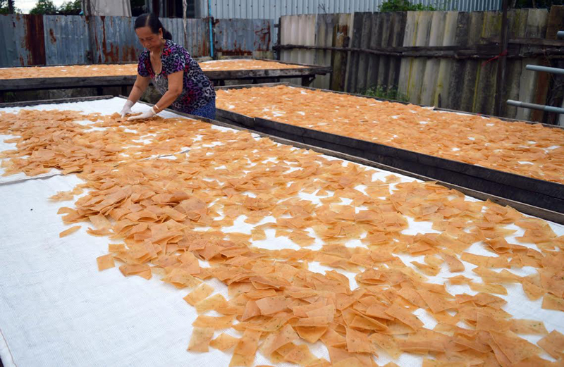 Bánh phồng tôm năm căn Cà Mau