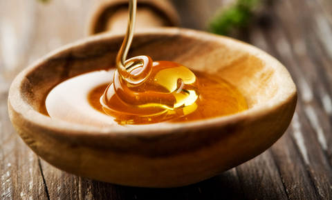 mật ong và diếp cá để trị mụn hiệu quả