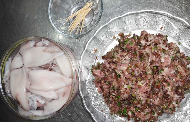 Mực nhồi thịt chiên vàng